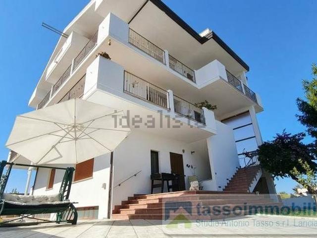 Case e ville in vendita di 450 m²