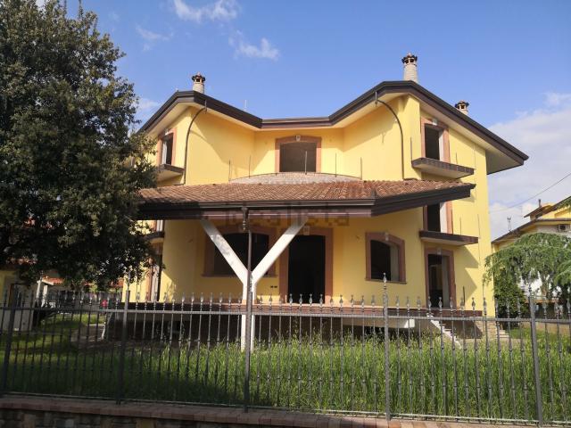 Case e ville in vendita di 450 m²