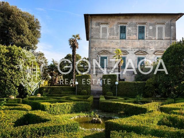 Case e ville in vendita di 450 m²