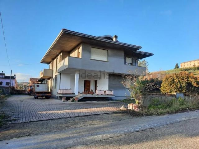 Case e ville in vendita di 450 m²