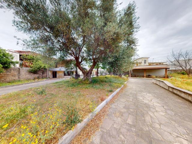 Case e ville in vendita di 450 m² in Via Castellammare