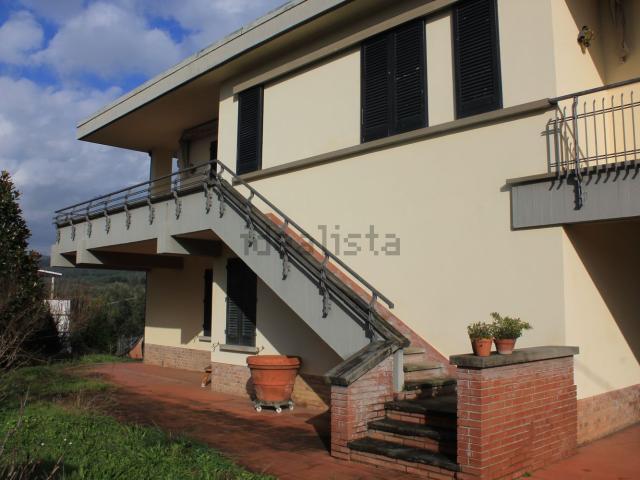 Case e ville in vendita di 450 m² in Via Antonio Gramsci, 101
