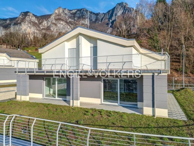 Case e ville in vendita di 400 m² in Via ai Poggi, 15