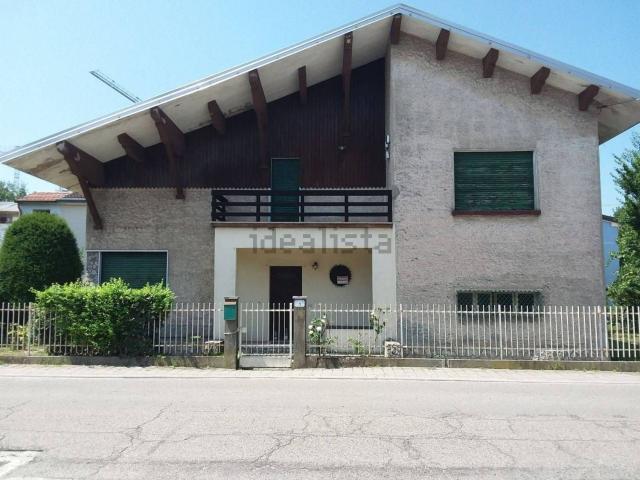 Case e ville in vendita di 450 m² in Via Botticelli, 3