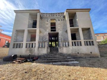Case e ville in vendita di 450 m² in Via G. M. Angioy, 15
