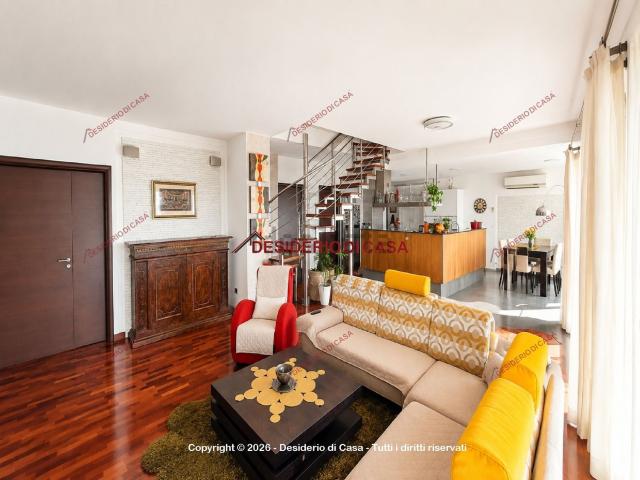 Case e ville in vendita di 450 m² in Via Gabriello Castelli, 5