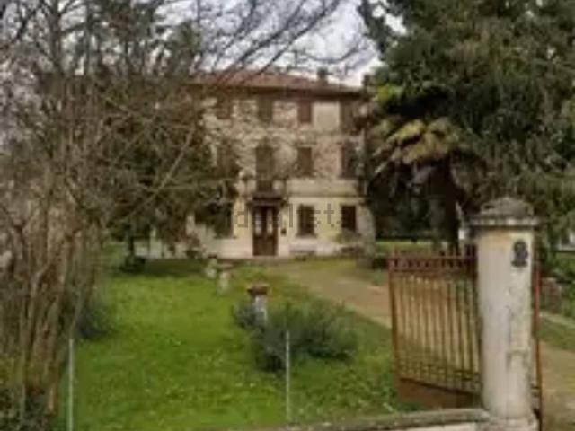 Case e ville in vendita di 450 m² in Via D. Giambi