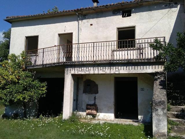 Case e ville in vendita di 450 m² in Via Donna Buona