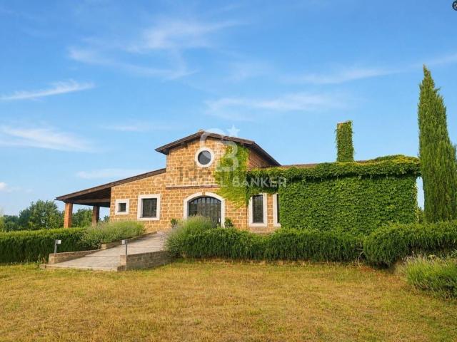 Case e ville in vendita di 450 m² in Via dei Creti