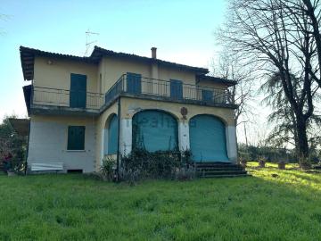Case e ville in vendita di 450 m² in Via del Pino