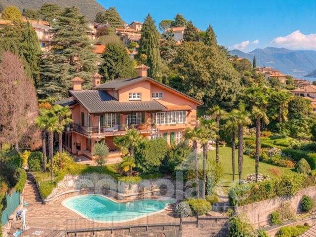 Case e ville in vendita di 450 m² in Via della Libertà