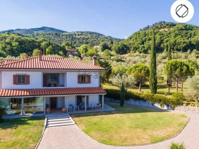 Case e ville in vendita di 450 m² in Via di Cantagallo, 264