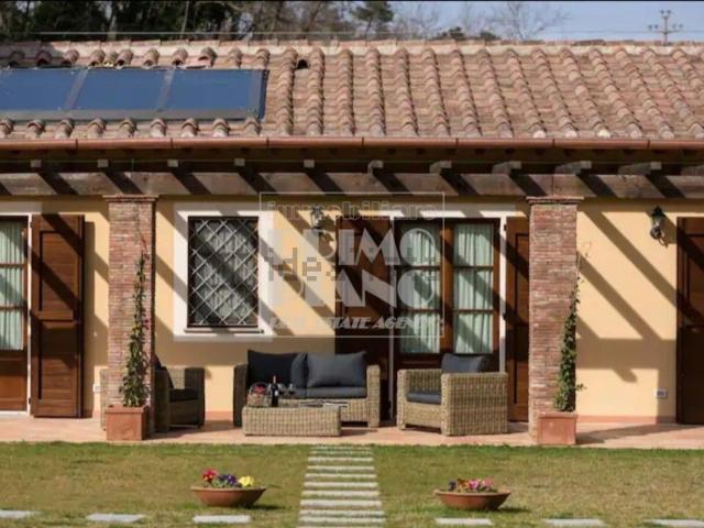Case e ville in vendita di 450 m² in Via di Santallago, 20