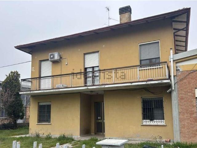 Case e ville in vendita di 450 m² in Via L. Galvani