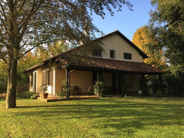 Case e ville in vendita di 450 m² in Via Moncenisio, 8