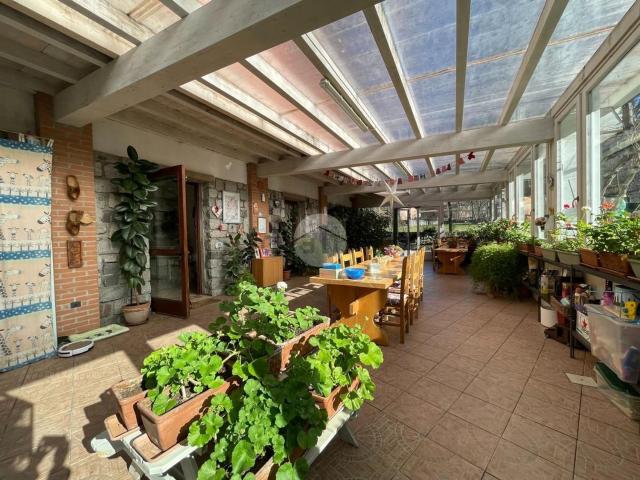 Case e ville in vendita di 450 m² in Via Marucche, 66