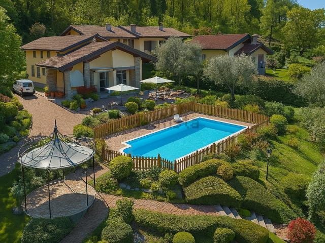Case e ville in vendita di 450 m² in Via Massino, 13