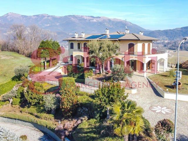 Case e ville in vendita di 450 m² in Via Nuova Provinciale