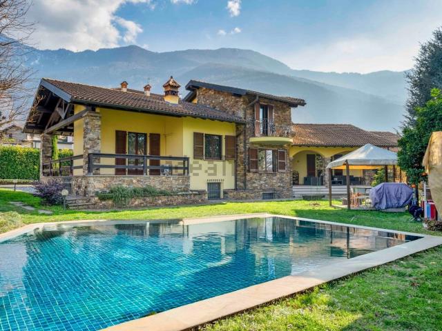 Case e ville in vendita di 450 m² in Via San Fedele, 43