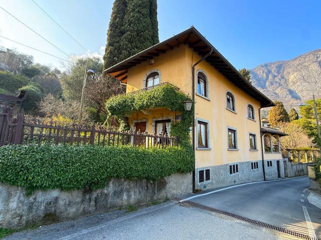 Case e ville in vendita di 450 m² in Via Statale