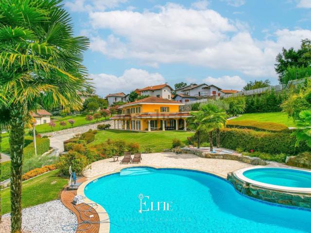 Case e ville in vendita di 450 m² in Via Portiglie