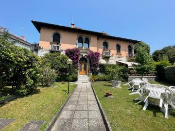 Case e ville in vendita di 450 m² in Via Paolo Erizzo
