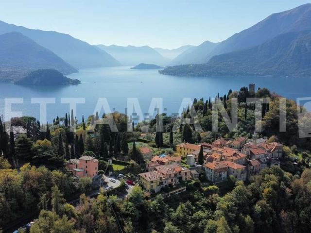 Case e ville in vendita di 450 m² in Via per Vezio, 1