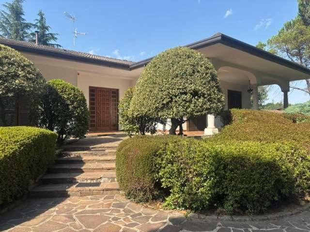 Case e ville in vendita di 450 m² in Via Roma
