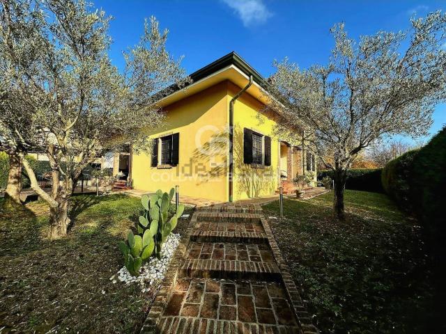 Case e ville in vendita di 450 m² in Via Tegagna