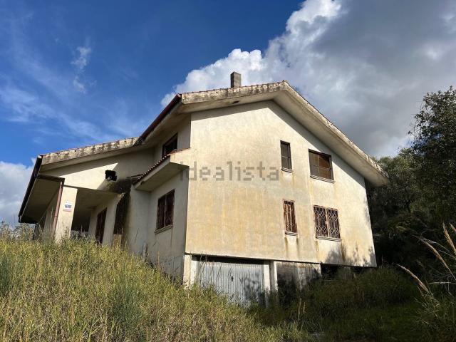 Case e ville in vendita di 450 m² in Via Tempa di Plato