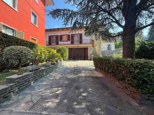 Case e ville in vendita di 450 m² in Via Vittorio Alfieri, 5
