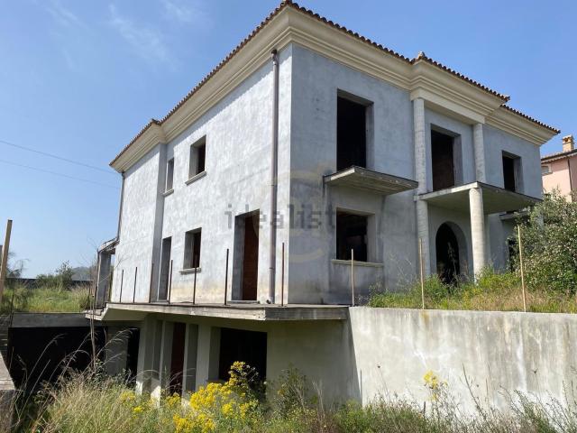 Case e ville in vendita di 450 m² in Via Vincenzo Bellini, 4