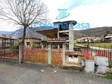 Case e ville in vendita di 450 m² in Viale Antonio Gramsci