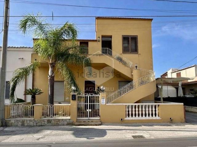 Case e ville in vendita di 450 m² in Contrada Madonna Alto Oliva