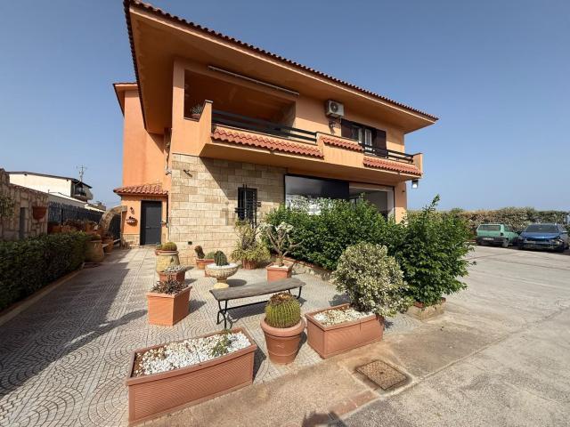 Case e ville in vendita di 450 m² in Contrada Piano di Terrasini