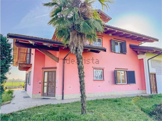 Case e ville in vendita di 450 m² in Frazione Ceretto, 31