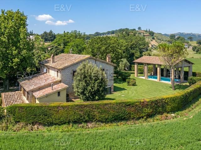 Case e ville in vendita di 450 m² in Località Fabbri