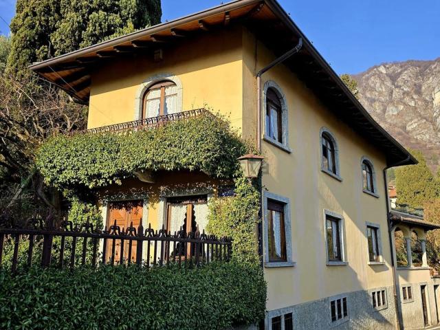 Case e ville in vendita di 450 m² in Piazza San Rocco, 2
