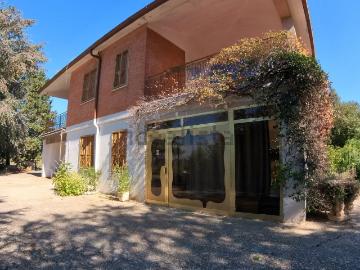 Case e ville in vendita di 450 m² in Strada Comunale Campo Maggiore, 10