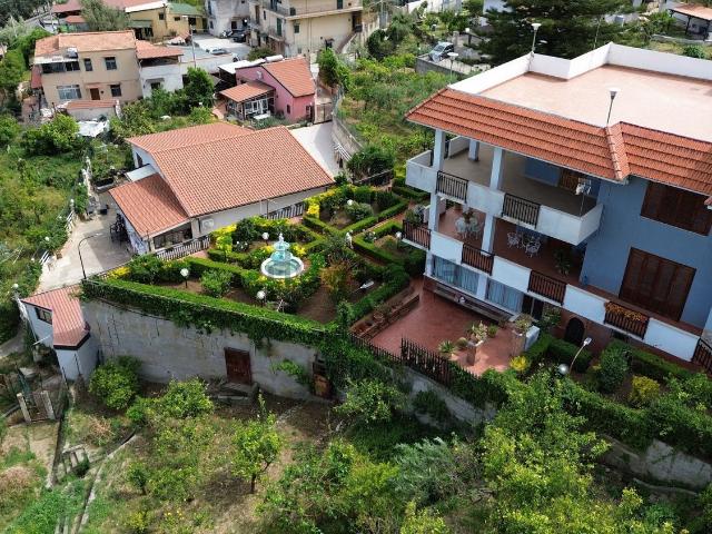 Case e ville in vendita di 450 m² in Strada Ferrata, 36