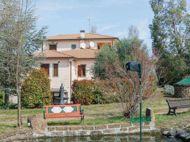 Case e ville in vendita di 450 m² in Strada Montigliano