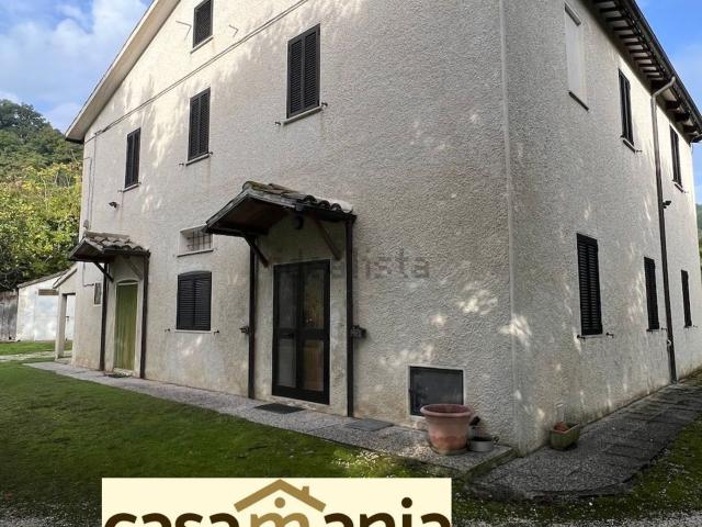Case e ville in vendita di 450 m² in Strada Provinciale Barbanti
