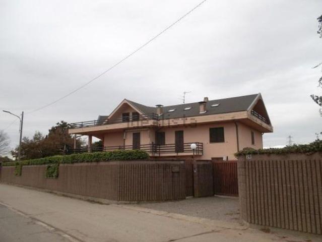 Case e ville in vendita di 451 m² in Via Novara, 28