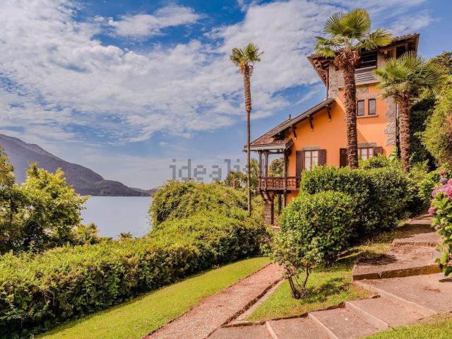 Case e ville in vendita di 453 m² in Via Guglielmo Marconi