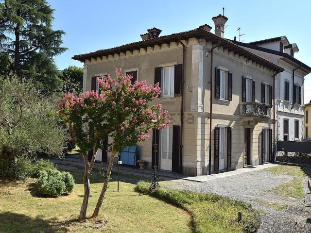Case e ville in vendita di 453 m² in Piazza SAN GIOVANNI, 14