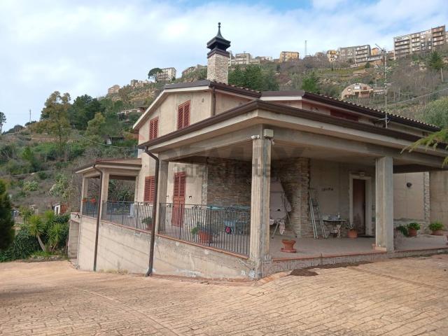 Case e ville in vendita di 453 m² in Strada Provinciale 51