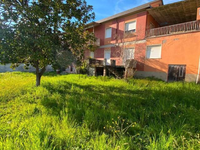 Case e ville in vendita di 454 m² in Via Carlo Cassola