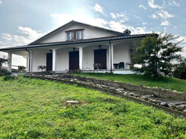 Case e ville in vendita di 454 m² in Via I Maggio