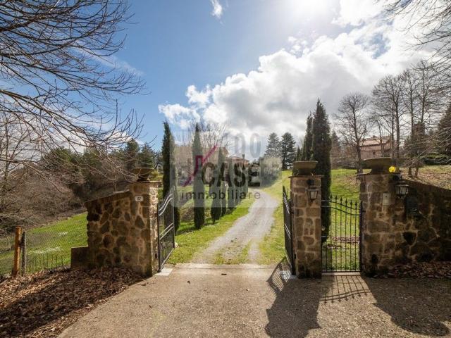 Case e ville in vendita di 455 m² in Via Buca di Rocco, 137
