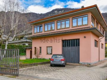 Case e ville in vendita di 455 m² in Via Ezio Vanoni, 27